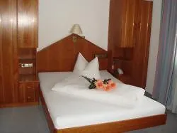 Ξενοδοχείο Zum Lieben Augustin Am See 4*