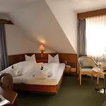 Zum Lieben Augustin Am See Отель