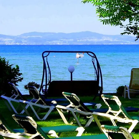 Отель Zum Lieben Augustin Am See 4*