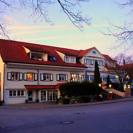Отель Zum Lieben Augustin Am See 4*